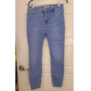 Hallie raw hem light denim skinny jeans NWOT size 10